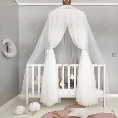 Ciel-de-lit-pour-bebe-morphee-blanc-decoration-feerique