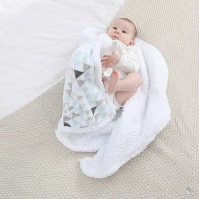 couverture-bebe-polaire-confortable