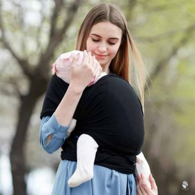 echarpe-de-portage-noire-baby-sling