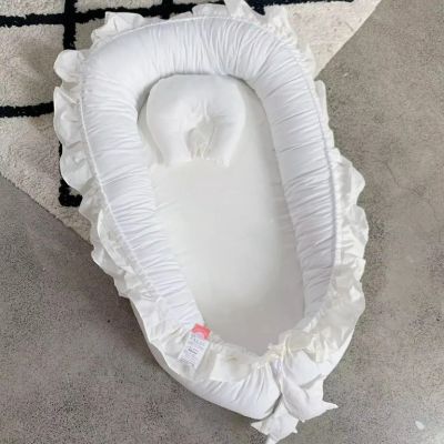 reducteur-de-lit-bebe-cocon-blanc