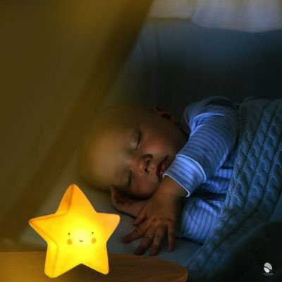 veilleuse bebe étoile jaune lumière apaisante